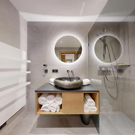 Moonlight Apartment *