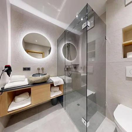 Moonlight Apartment *